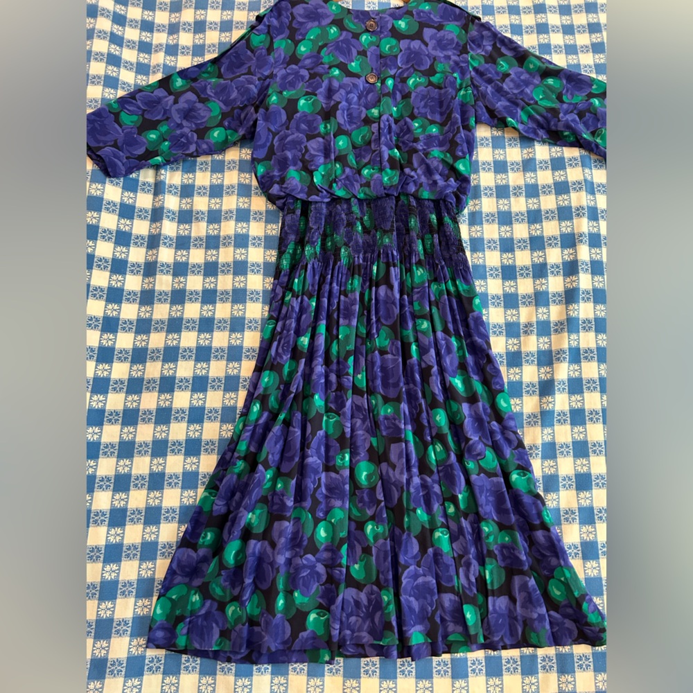 Vintage Leslie Fay Collection Floral Midi Dress w Shirred Waist & Epaulets